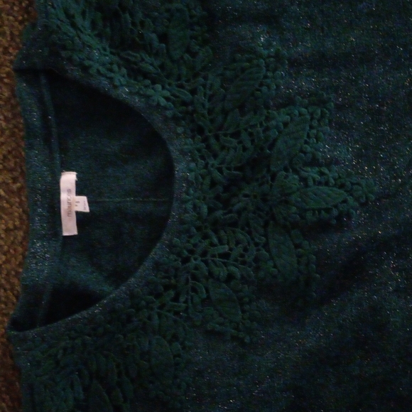 Maurices Beautiful Green Sweater with lace and sparkle - Picture 2 of 7
